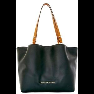 Dooney and Bourke large city Flynn. Black leather tote bag
